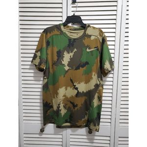 NEW Mens M NIKE Dri Fit Hypercool Fitted Training T-Shirt 801805-325 Camo Green